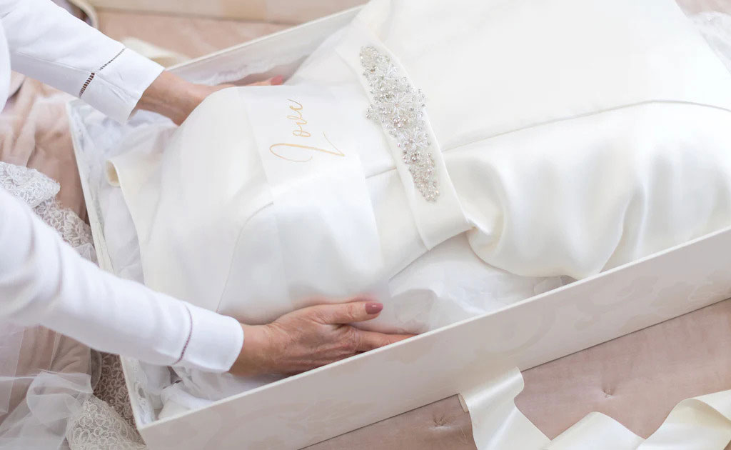 Доставка свадебных и вечерних платьев по всему Миру