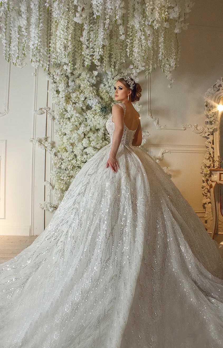 пышное рсшитое свадебное платье