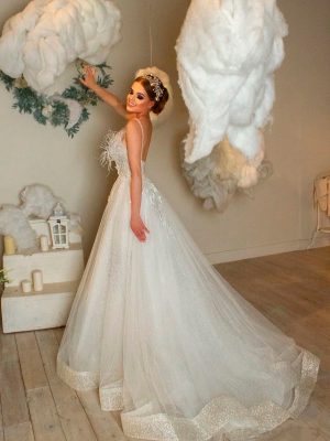 мерцающее(блестящее) свадебное платье с перьями