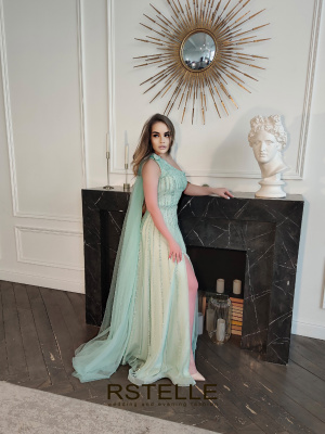 расшитое вечернее платье на помолвку мятного цвета