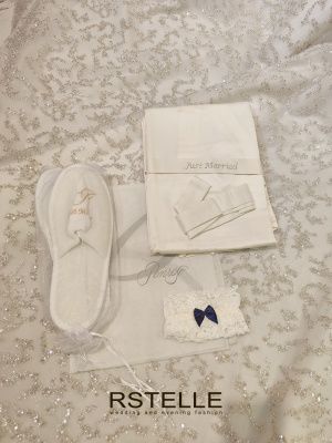 Итальянский набор утро невесты: халат, подвязка, тапочки