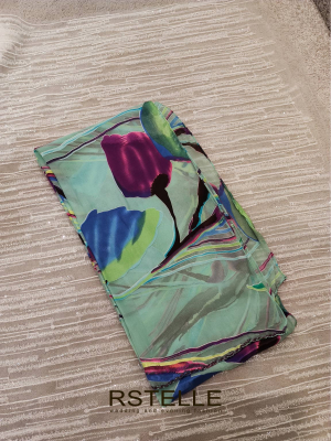 зеленый палантин(платок) из натурального шелка с цветными элементами