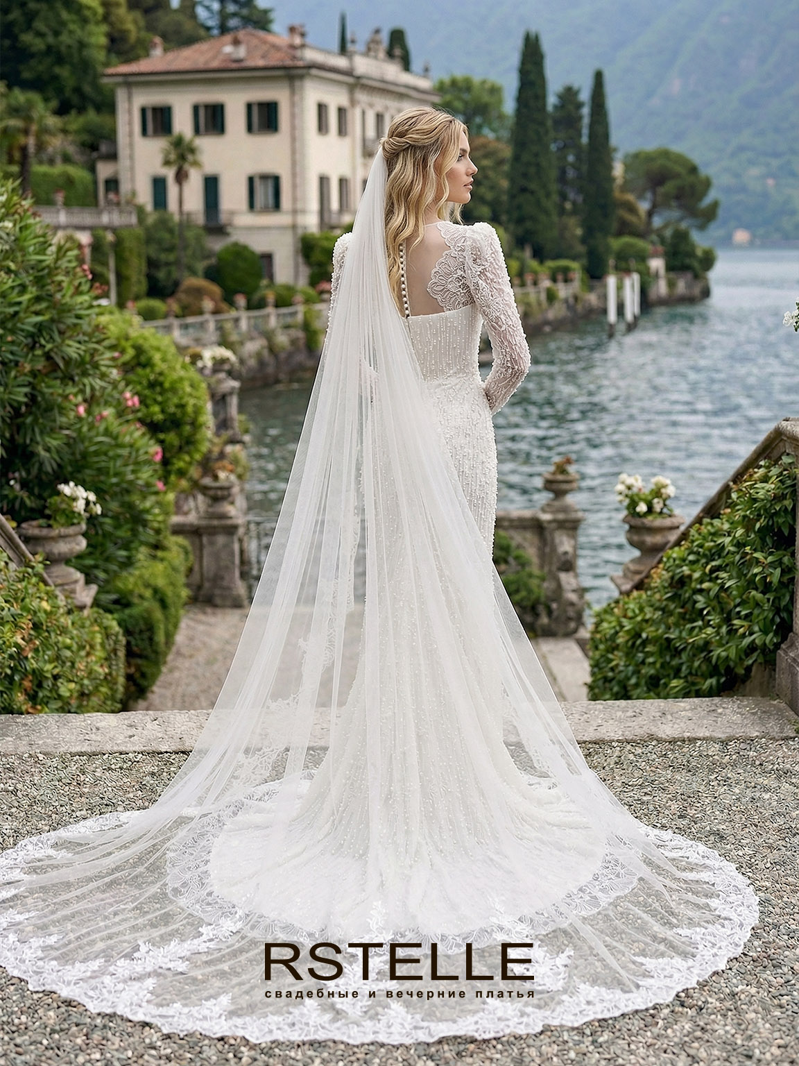 закрытое кружевное свадебное платье с рукавами, расшитое жемчугом, вырез лодочкой, шлейф