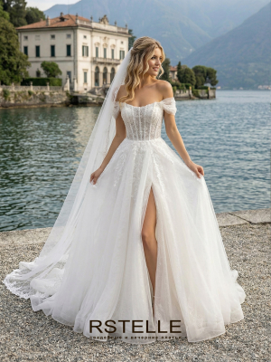 Кружевное свадебное платье с разрезом на юбке